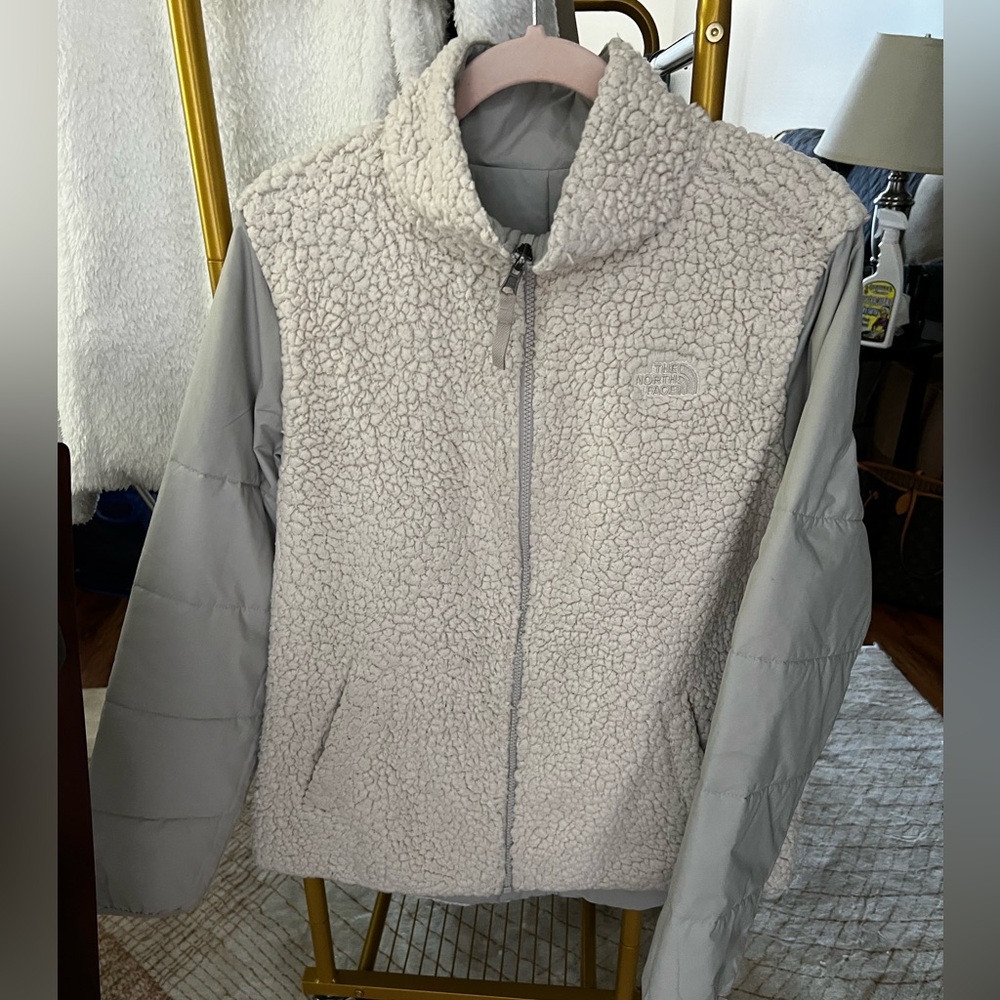 $99 THE NORTH FACE ivory reversible zip front jacket w/ sherpa body  sz Large